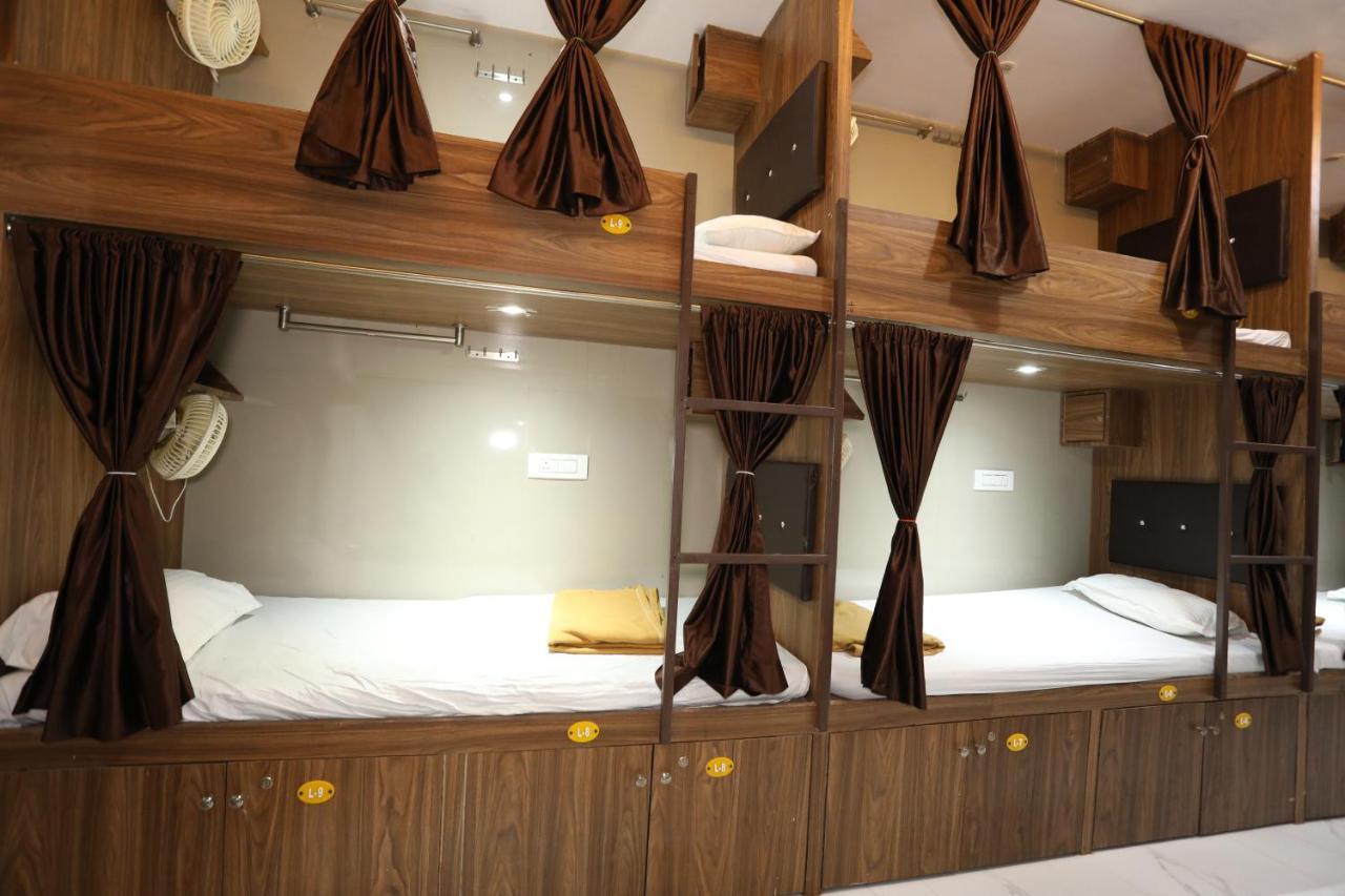 Mango Marol Dormitory Mumbai Bagian luar foto