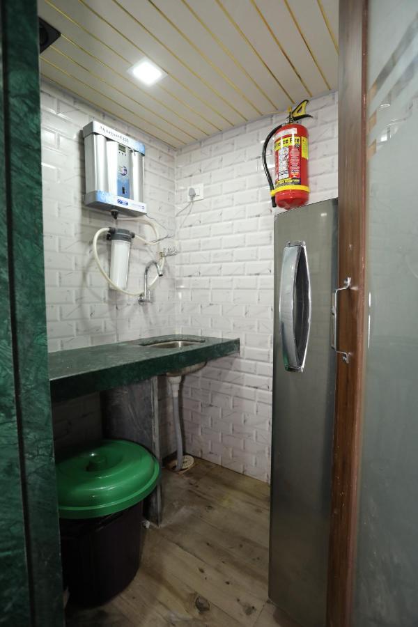 Mango Marol Dormitory Mumbai Bagian luar foto