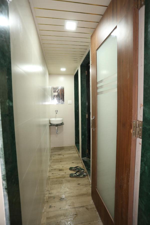 Mango Marol Dormitory Mumbai Bagian luar foto