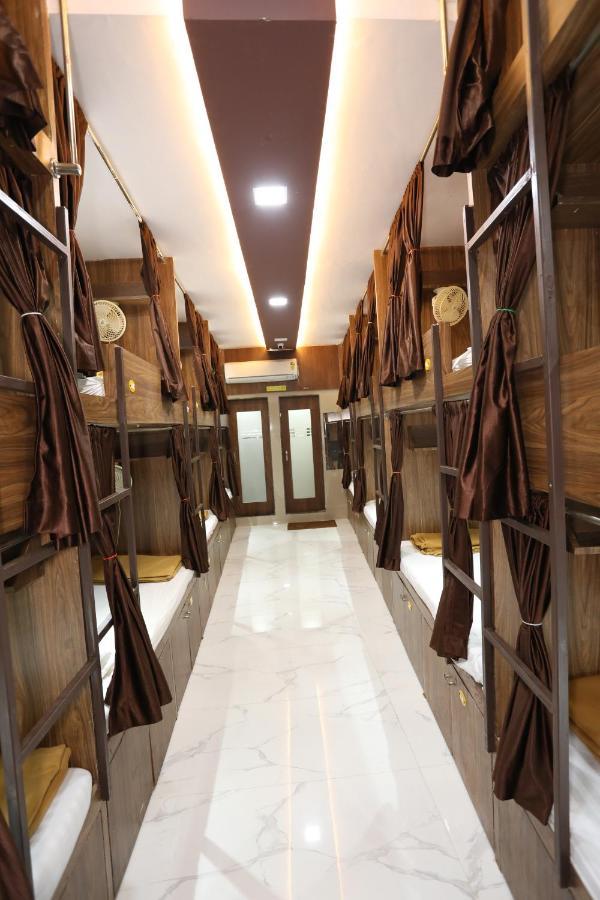 Mango Marol Dormitory Mumbai Bagian luar foto